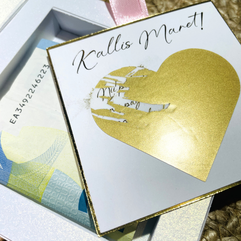 Kuivatatud lilledega kinkekarp koos kaardiga - Image 4